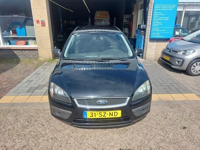 Zwart Gebruikt 2006 Ford Focus Futura Stationwagen | € 2.500 (Eerlijke prijs) - Afbeelding 1/4