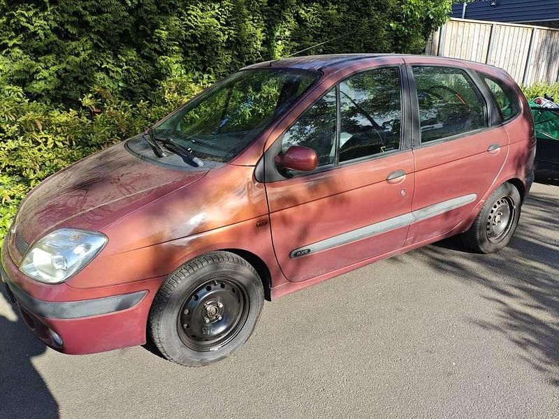 Bruin Gebruikt 2001 Renault Mégane MPV | € 600 (Eerlijke prijs) - Afbeelding 1/4