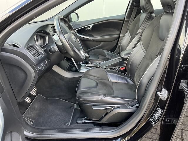 Occasion Volvo V40 R-Design 120 PK (88 kW) 2015 Zwart Hatchback