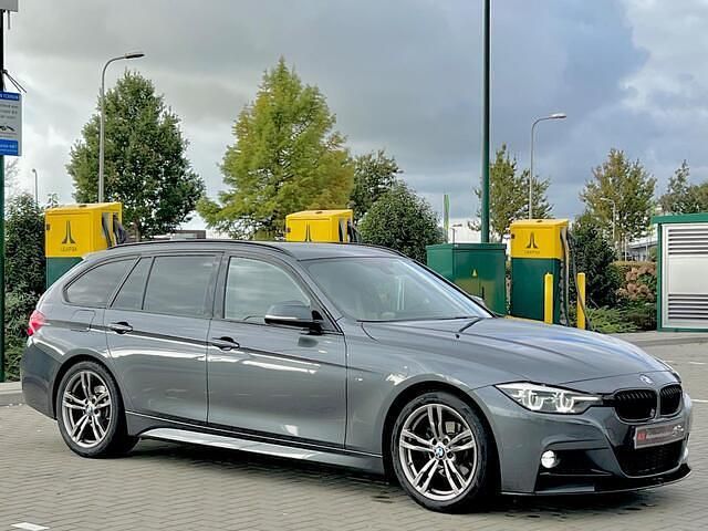 Occasion BMW 318 M Performance 170 PK (125 kW) 2019 Grijs Stationwagen