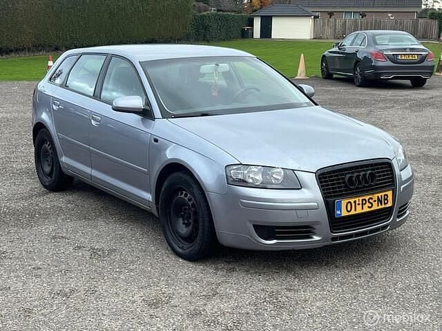 Grijs Gebruikt 2004 Audi A3 Sportback Hatchback | € 1.100 (Goede deal) - Afbeelding 1/4