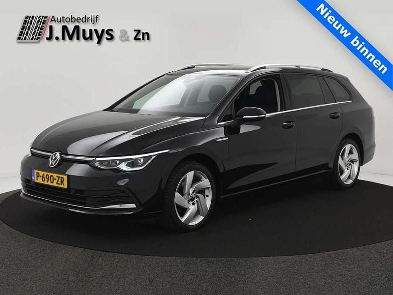 Zwart Gebruikt 2021 VW Golf VIII Style Stationwagen | € 23.890 (Super prijs) - Afbeelding 1/4