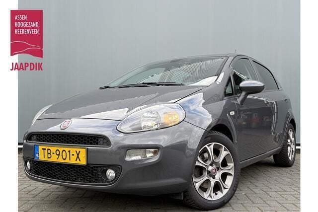 Grijs, metallic lak Gebruikt 2018 Fiat Punto Evo Hatchback | € 5.899 (Eerlijke prijs) - Afbeelding 1/3