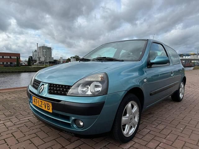 Blauw Gebruikt 2003 Renault Clio II Stationwagen | € 1.499 (Goede deal) - Afbeelding 1/4