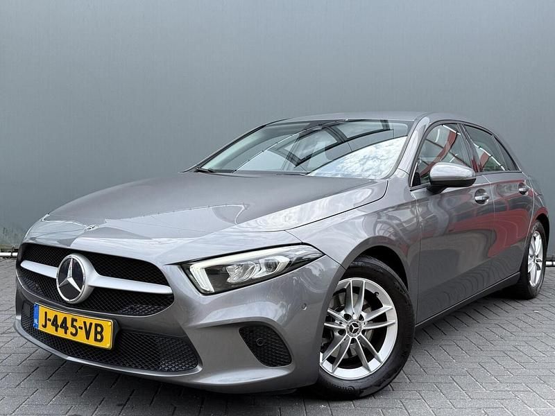 Occasion Mercedes A180 Business 136 PK (100 kW) 2020 Grijs Hatchback