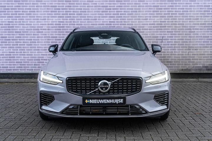 Occasion Volvo V60 Plus 350 PK (257 kW) 2025 Grijs Stationwagen