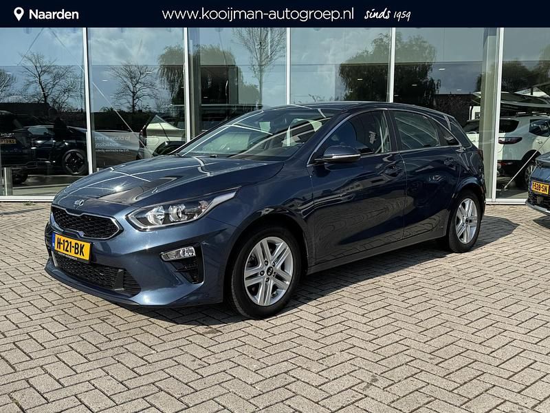(cb7) cosmo blue m Gebruikt 2020 Kia Ceed Hatchback | € 21.445 (Eerlijke prijs) - Afbeelding 1/4