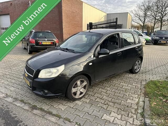 Zwart Occasion 2009 Chevrolet Aveo LS Hatchback | € 1.450 (Eerlijke prijs) - Afbeelding 1/4