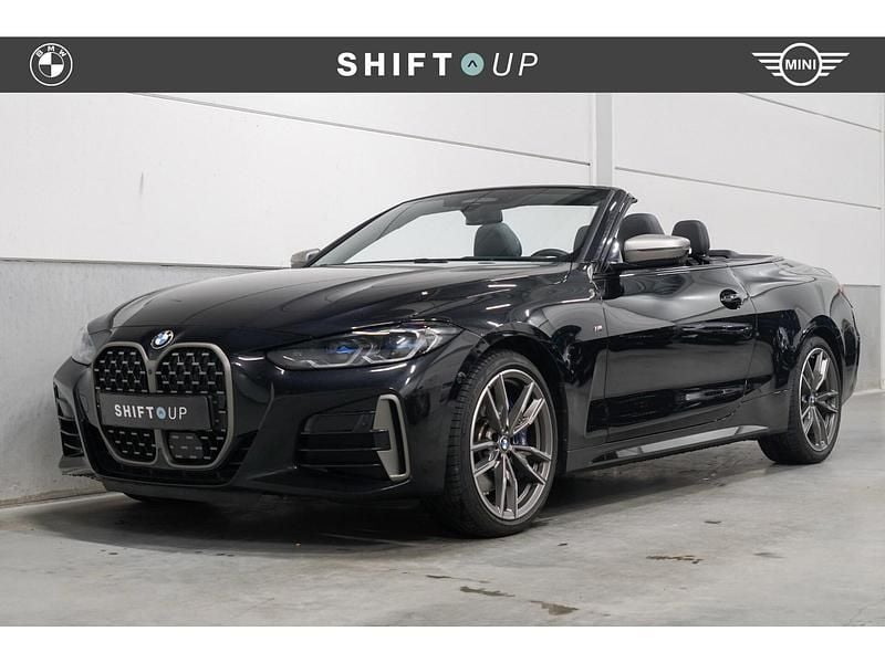 Zwart, metallic lak Gebruikt 2023 BMW M440 Executive Sedan | € 67.940 (Eerlijke prijs) - Afbeelding 1/3