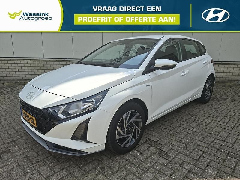 Wit Gebruikt 2024 Hyundai i20 Comfort Hatchback | € 19.785 (Eerlijke prijs) - Afbeelding 1/4