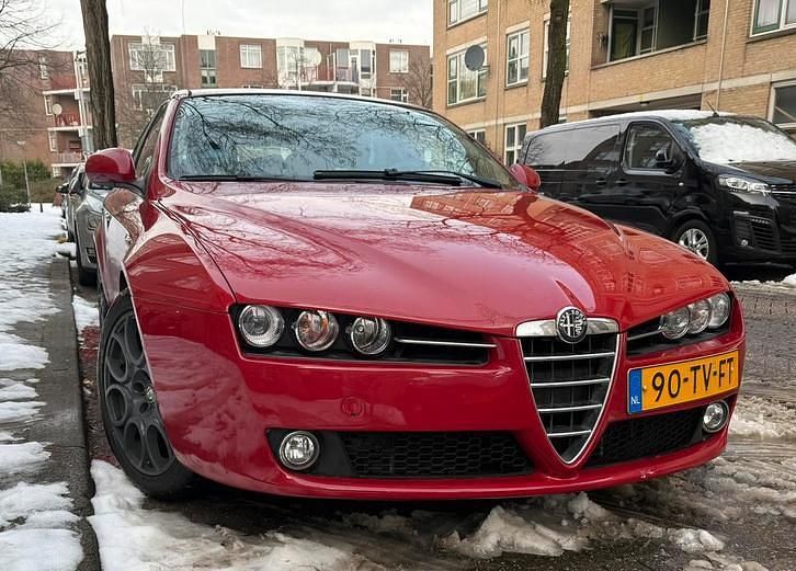 Rood Gebruikt 2007 Alfa Romeo 159 Stationwagen | € 2.750 (Eerlijke prijs) - Afbeelding 1/4