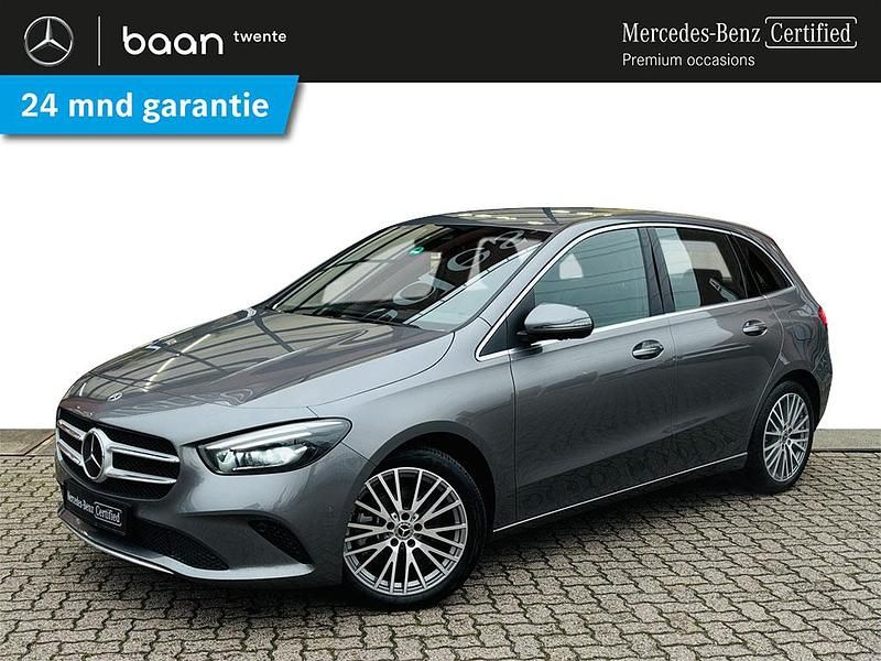 Grijs Gebruikt 2022 Mercedes B250e Luxury MPV | € 32.850 (Duur) - Afbeelding 1/4