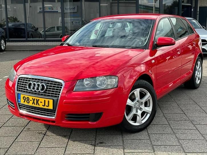 Rood Gebruikt 2007 Audi A3 Ambiente Hatchback | € 3.750 (Eerlijke prijs) - Afbeelding 1/1
