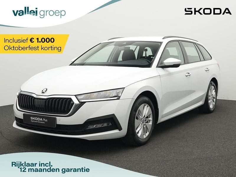 Wit Gebruikt 2024 Skoda Octavia Business Line Stationwagen | € 23.900 (Goede deal) - Afbeelding 1/4
