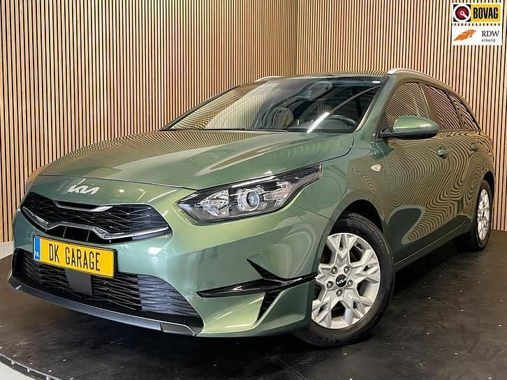 Groen Occasion 2022 Kia Ceed Sportswagon Stationwagen | € 18.695 (Goede deal) - Afbeelding 1/2