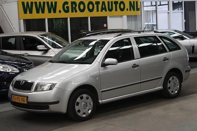 Grijs Gebruikt 2005 Skoda Fabia Tour Stationwagen | € 1.244 (Eerlijke prijs) - Afbeelding 1/4