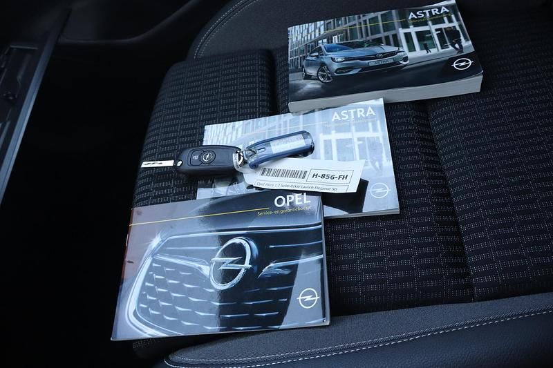 Occasion Opel Astra Elegance 110 PK (80 kW) 2020 Zwart Hatchback