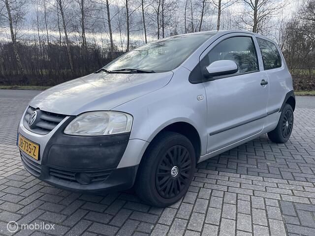 Occasion VW Fox 54 PK (39 kW) 2006 Grijs (metallic) Hatchback