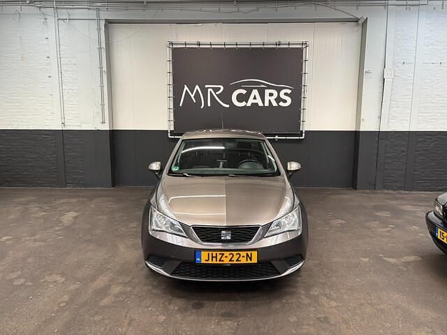 Grijs Occasion 2015 Seat Ibiza Sedan | € 7.450 (Eerlijke prijs) - Afbeelding 1/4