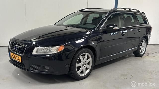 Zwart Gebruikt 2010 Volvo V70 Momentum Stationwagen | € 11.945 (Eerlijke prijs) - Afbeelding 1/4