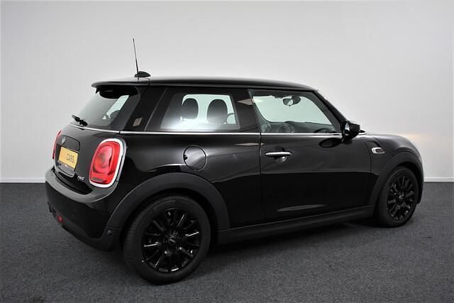Occasion Mini ONE 102 PK (75 kW) 2019 Zwart Hatchback