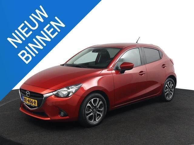Rood Gebruikt 2016 Mazda 2 Hatchback | € 11.749 (Eerlijke prijs) - Afbeelding 1/4