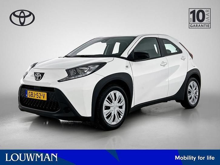 Wit Gebruikt 2024 Toyota Aygo X Play SUV | € 16.495 (Super prijs) - Afbeelding 1/4