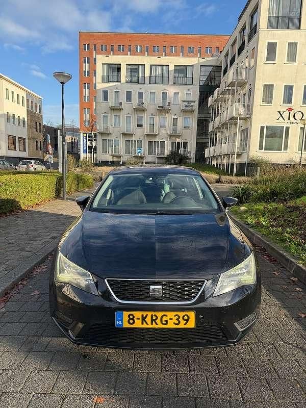 Zwart Gebruikt 2013 Seat Leon Style Stationwagen | € 5.649 (Duur) - Afbeelding 1/4