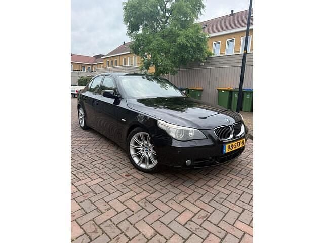 Zwart Gebruikt 2006 BMW 550 Executive Sedan | € 13.950 - Afbeelding 1/4