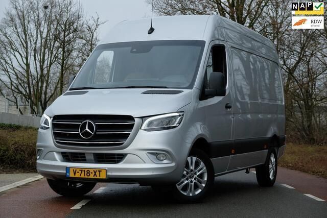 Zilver Gebruikt 2019 Mercedes Sprinter Van | € 44.895 - Afbeelding 1/4