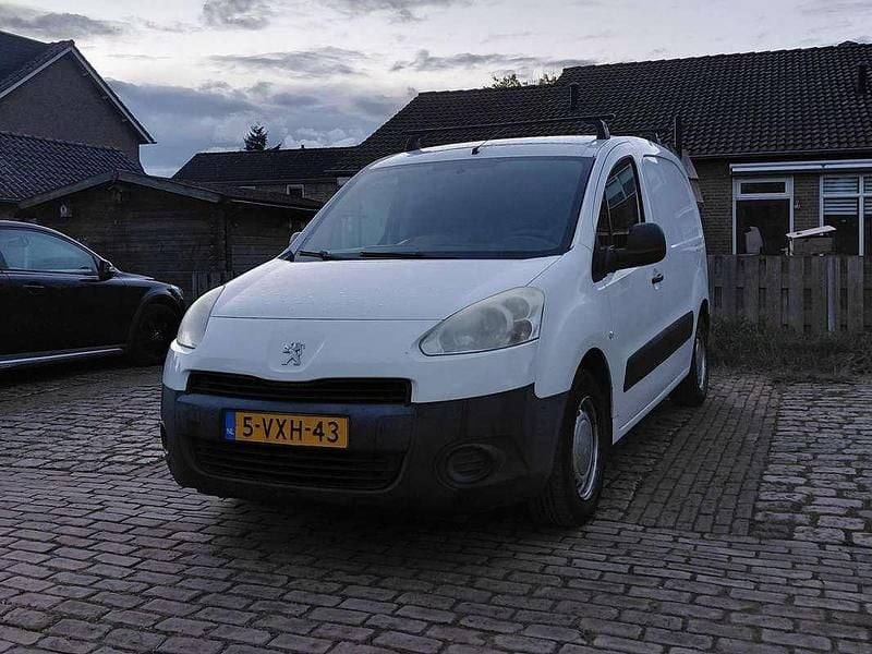 Wit Gebruikt 2012 Peugeot Partner Van | € 2.999 (Eerlijke prijs) - Afbeelding 1/4