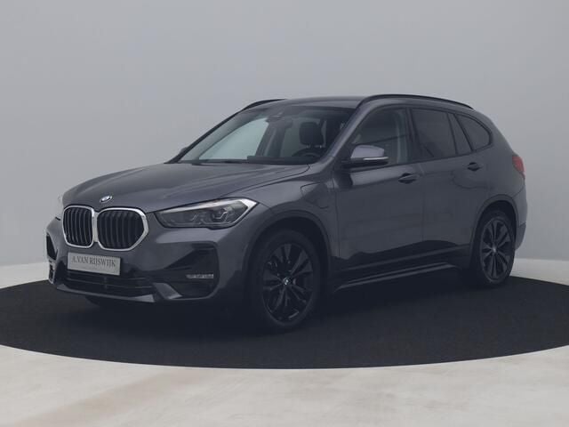 Grijs Gebruikt 2021 BMW X1 Comfort Edition SUV | € 25.700 (Goede deal) - Afbeelding 1/4