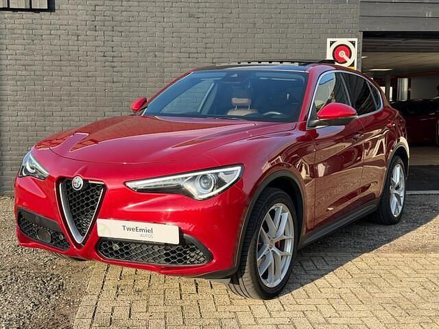 Rood Gebruikt 2017 Alfa Romeo Stelvio Super SUV | € 26.950 (Iets duurder) - Afbeelding 1/4