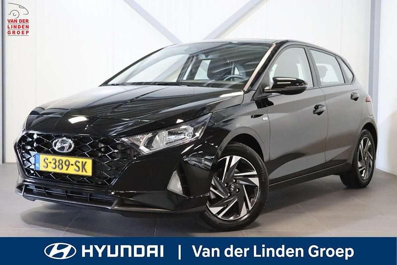 Zwart metallic Gebruikt 2023 Hyundai i20 Comfort Hatchback | € 19.295 (Eerlijke prijs) - Afbeelding 1/4