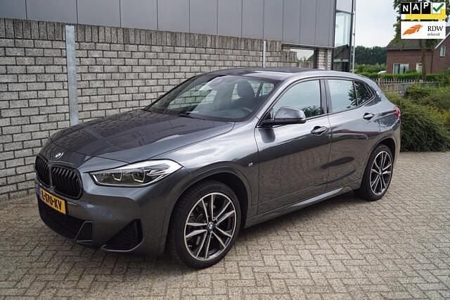 Grijs Gebruikt 2020 BMW X2 Executive SUV | € 27.450 (Goede deal) - Afbeelding 1/4