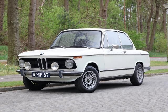 Beige Gebruikt 1975 BMW 1602 Comfort Edition Sedan | € 8.450 - Afbeelding 1/4