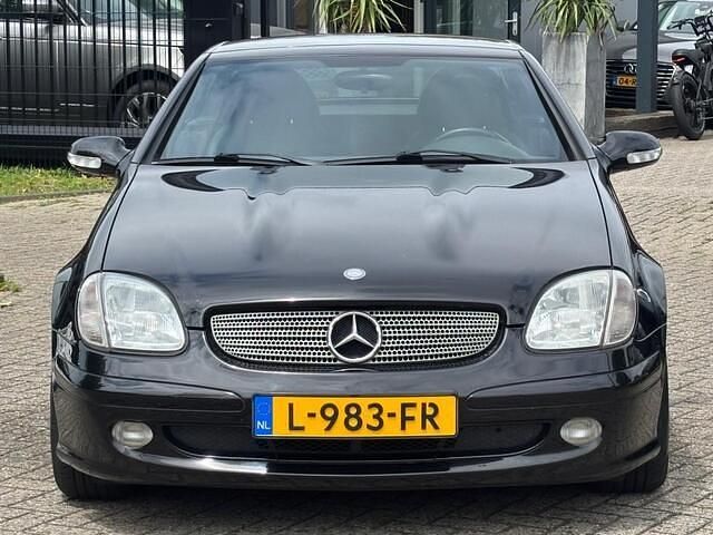 Zwart Gebruikt 2001 Mercedes SLK200 Cabriolet | € 3.950 (Super prijs) - Afbeelding 1/3