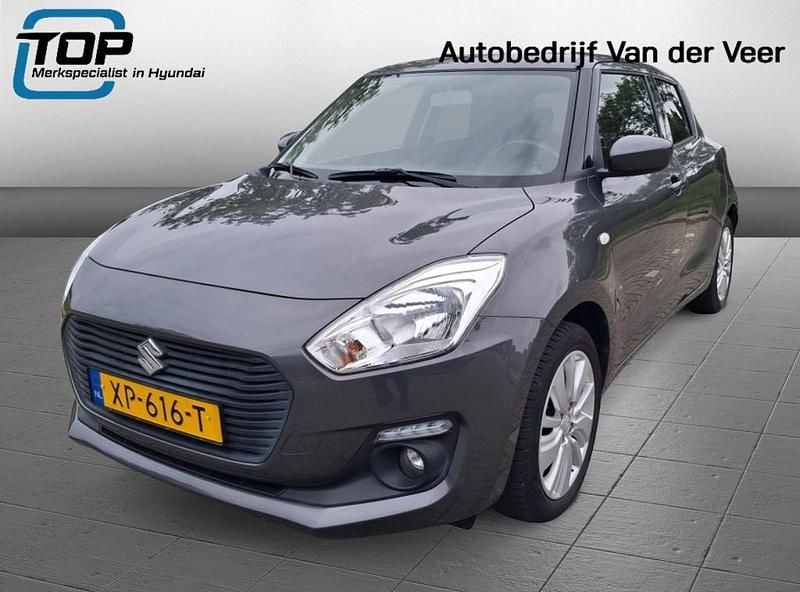 Grijs Gebruikt 2019 Suzuki Swift Hatchback | € 13.950 (Eerlijke prijs) - Afbeelding 1/4