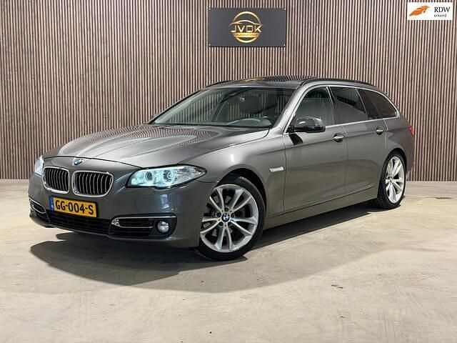 Grijs Occasion 2014 BMW 520 Executive Stationwagen | € 11.900 (Eerlijke prijs) - Afbeelding 1/4