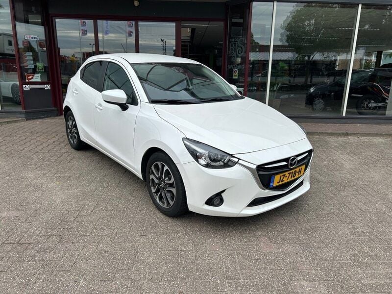 Wit Gebruikt 2016 Mazda 2 Hatchback | € 11.750 (Eerlijke prijs) - Afbeelding 1/4
