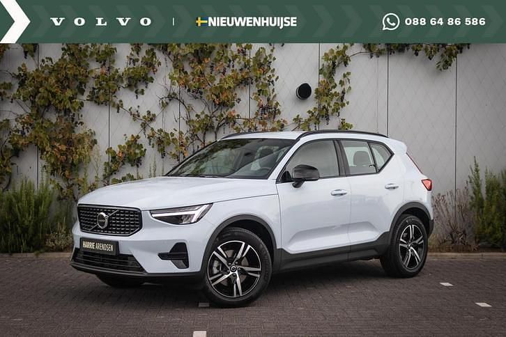 Blauw Gebruikt 2025 Volvo XC40 Plus SUV | € 44.399 (Eerlijke prijs) - Afbeelding 1/4