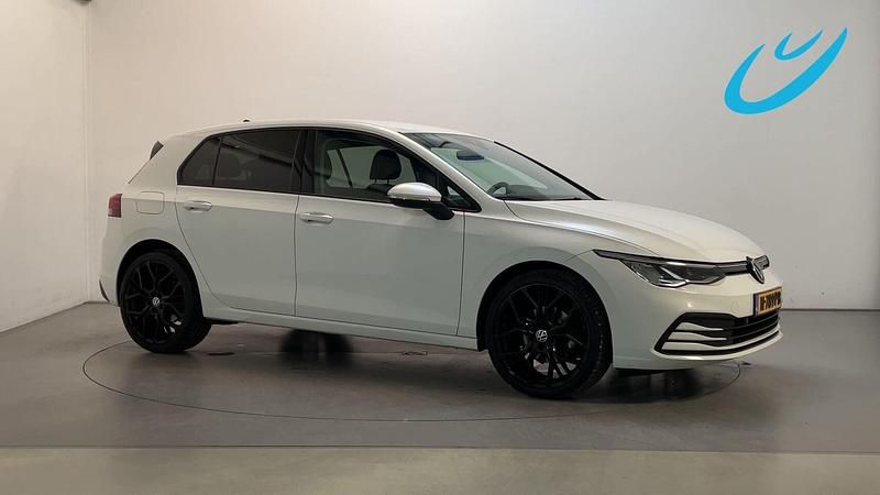 Wit Gebruikt 2021 VW Golf VIII Business Hatchback | € 19.250 (Goede deal) - Afbeelding 1/3