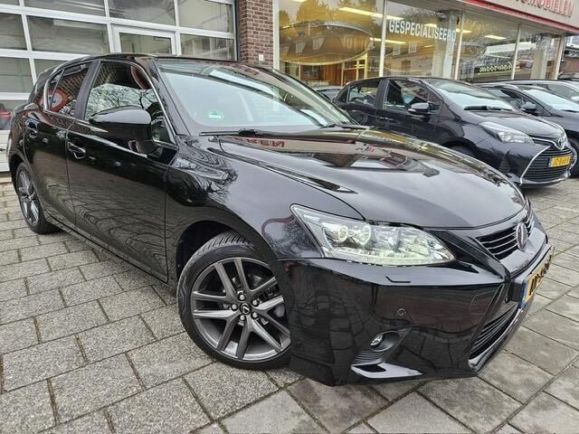 Zwart Gebruikt 2017 Lexus CT200h Sport Line Hatchback | € 18.950 (Eerlijke prijs) - Afbeelding 1/4