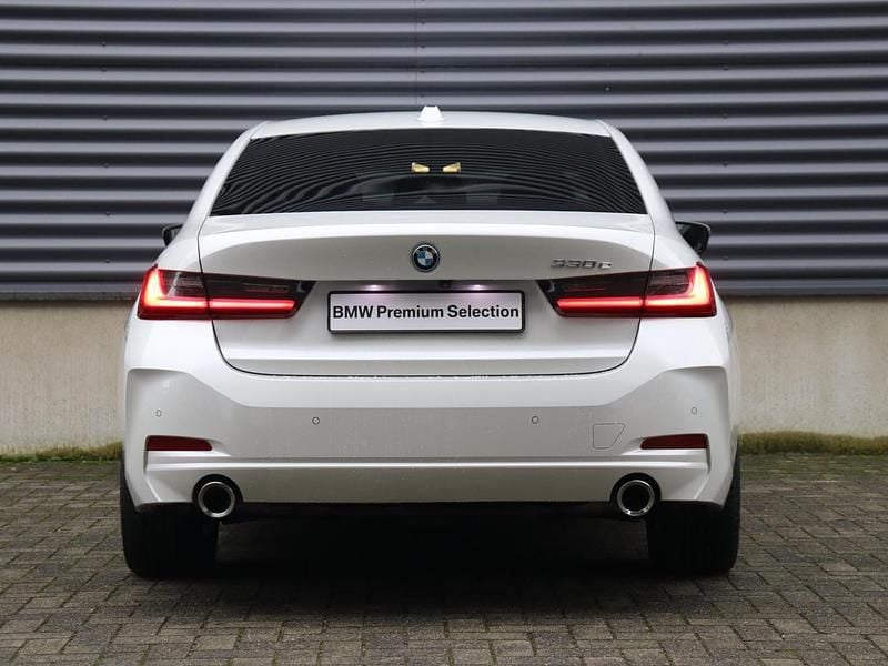 Occasion BMW 330e Comfort Edition 292 PK (214 kW) 2023 Wit (metallic) Sedan
