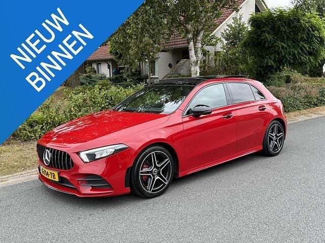 Zwart Gebruikt 2018 Mercedes A200 AMG Hatchback | € 19.995 (Eerlijke prijs) - Afbeelding 1/4