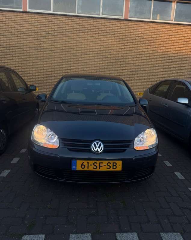 Grijs Gebruikt 2006 VW Golf V Sportline Hatchback | € 1.450 (Eerlijke prijs) - Afbeelding 1/4