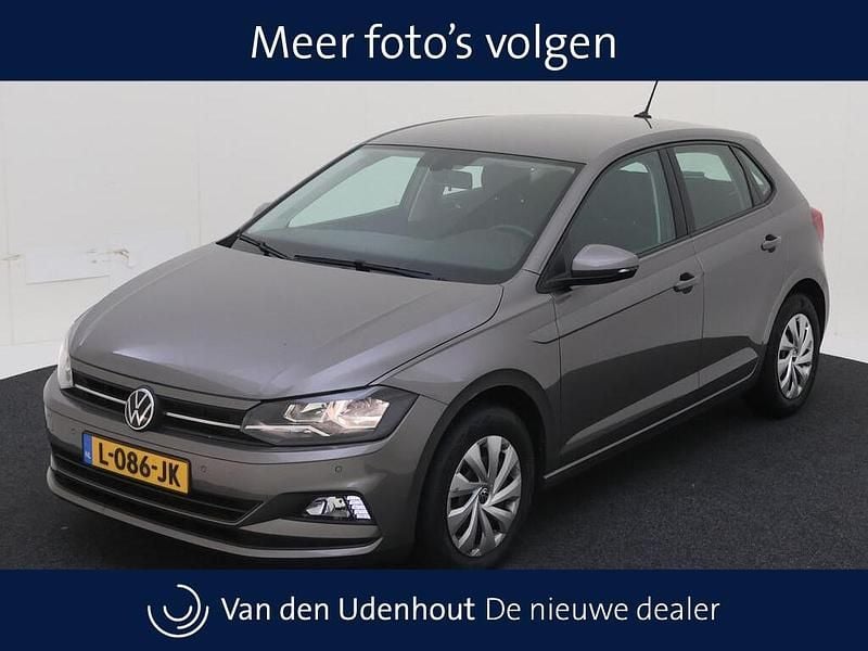 Grijs Gebruikt 2021 VW Polo Comfortline Hatchback | € 14.950 (Goede deal) - Afbeelding 1/4