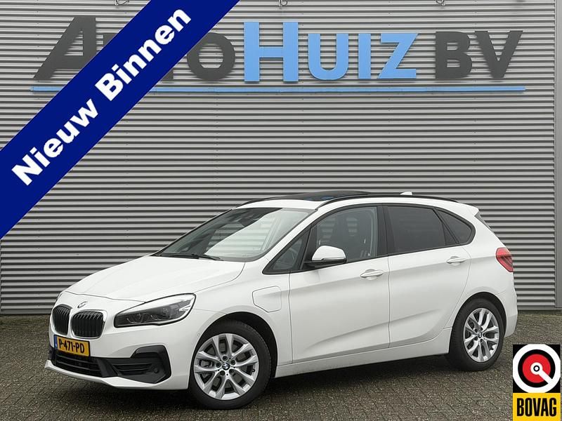 Wit Gebruikt 2020 BMW 225 Active Tourer Executive MPV | € 20.990 (Iets duurder) - Afbeelding 1/4
