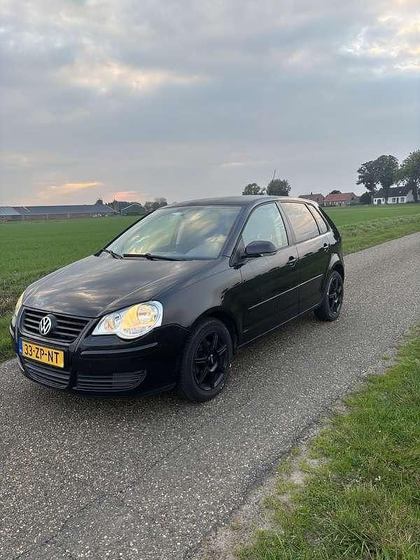 Zwart Gebruikt 2008 VW Polo Trendline Hatchback | € 1.800 (Goede deal) - Afbeelding 1/4