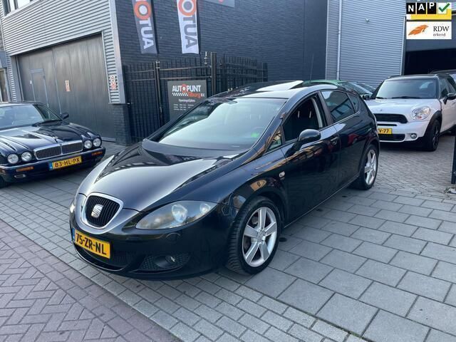 Zwart Gebruikt 2008 Seat Leon Sport Hatchback | € 3.499 (Eerlijke prijs) - Afbeelding 1/4